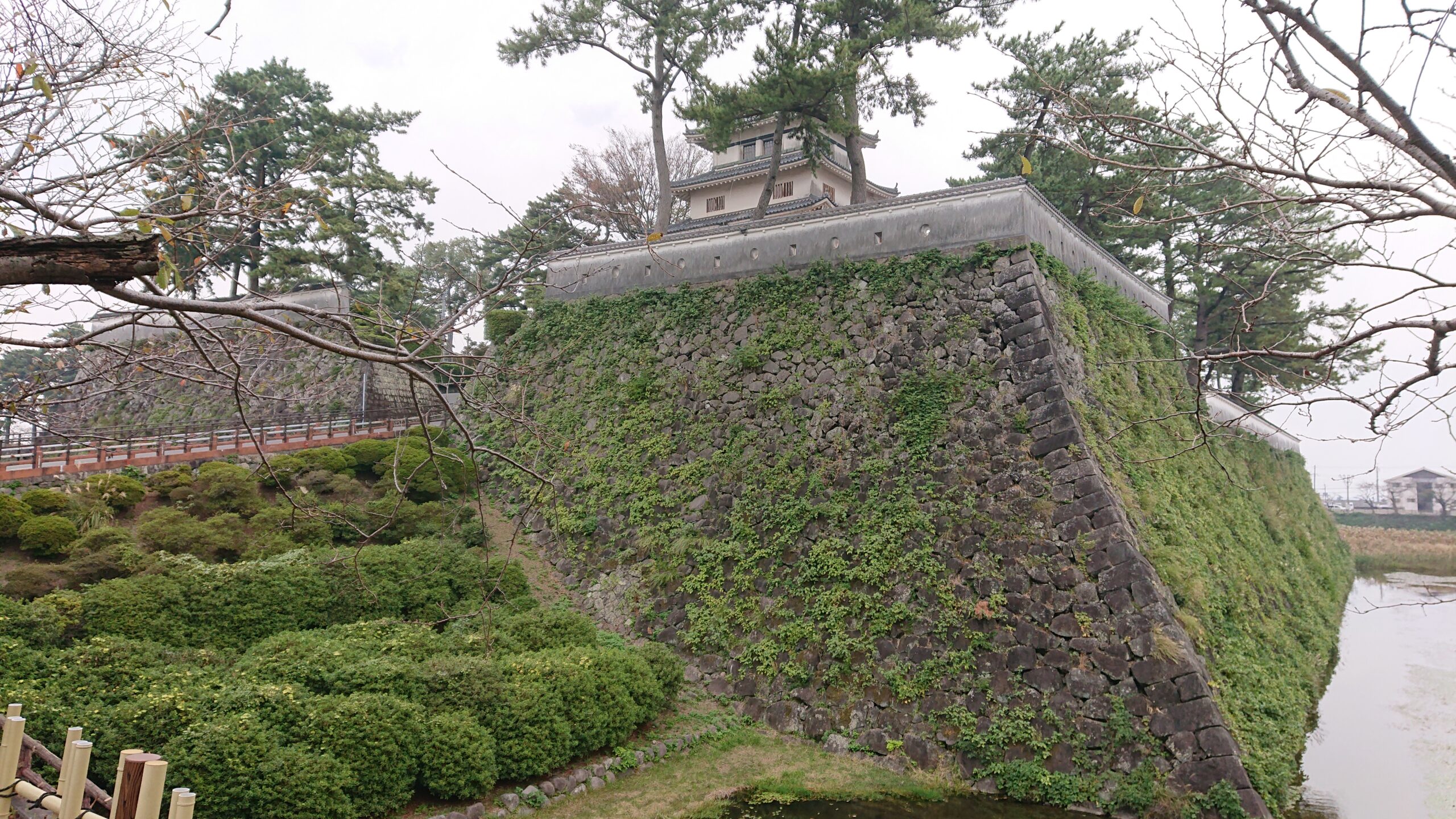本丸に復元された3重櫓の一つ西3重櫓