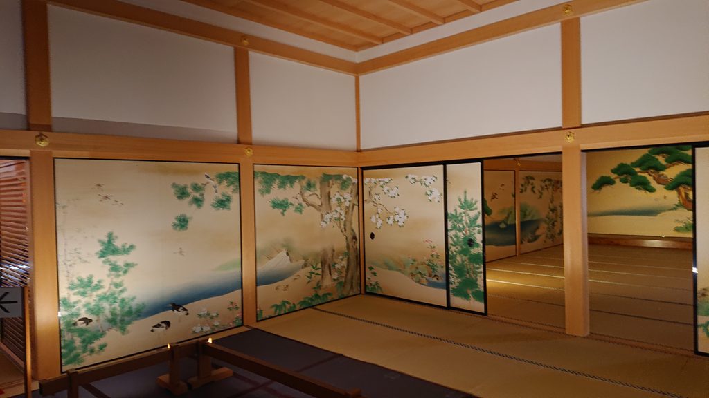 名古屋城本丸御殿内部の襖絵と畳敷きの部屋