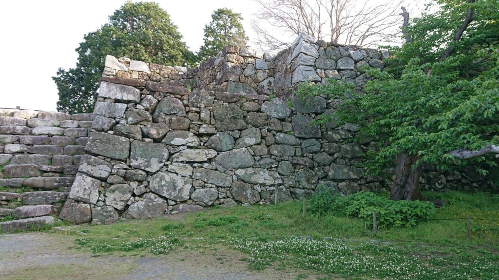 福岡城で現在中天守台と呼ばれている石垣