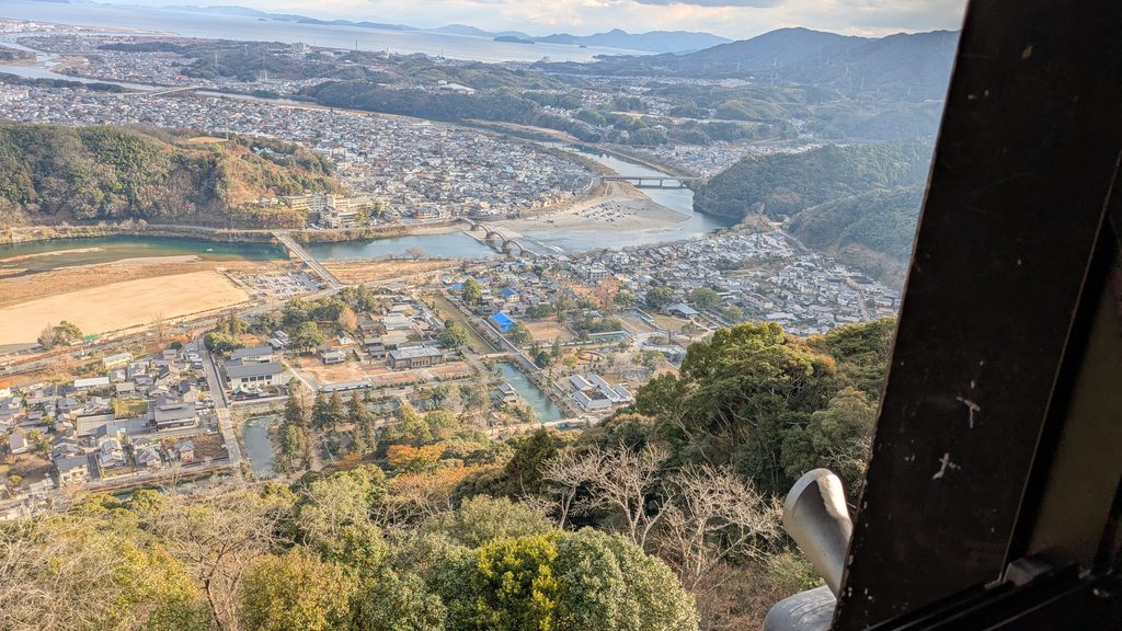 岩国城天守から望む城下と瀬戸内海